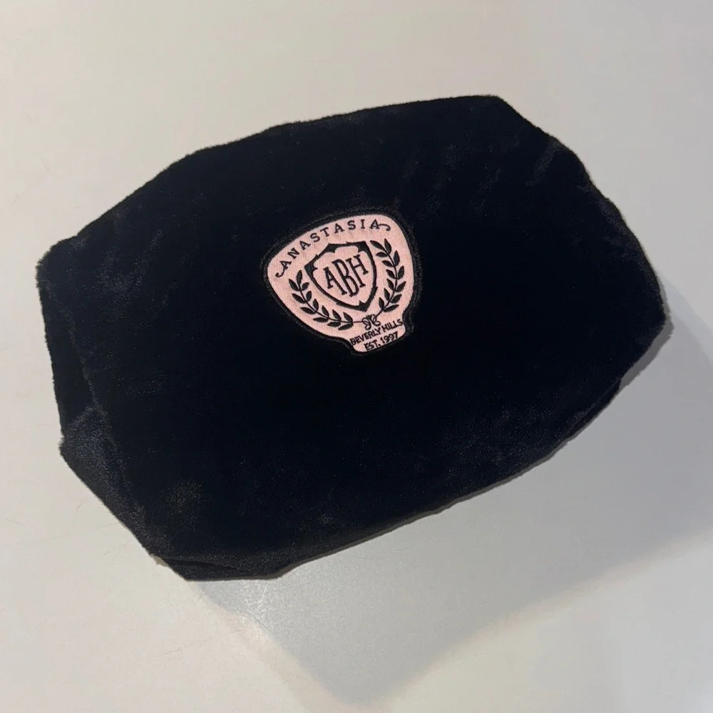 Anastasia Beverly Hills Black Velvet Cosmetic Pouch‎